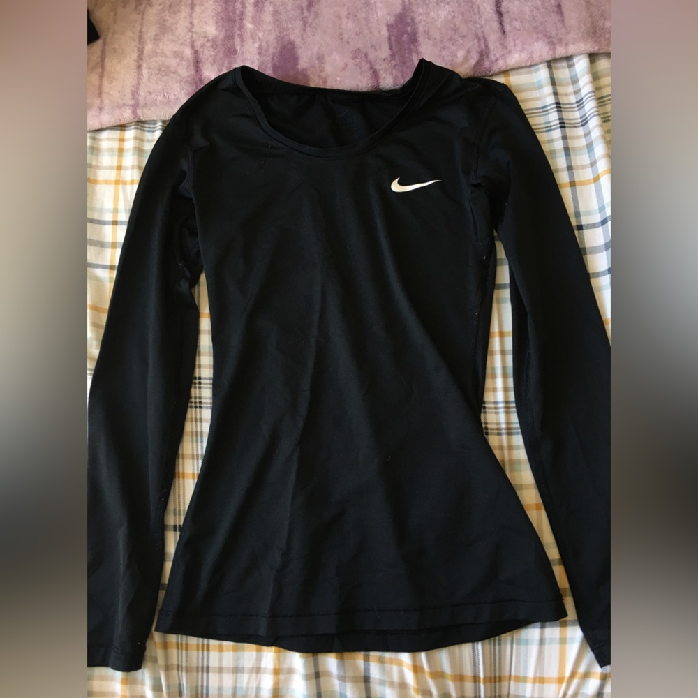 Long sleeve spandex tee shirt